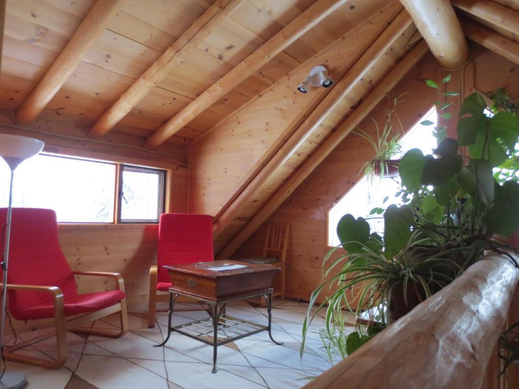 Blaeberry Mountain Lodge Golden Room photo