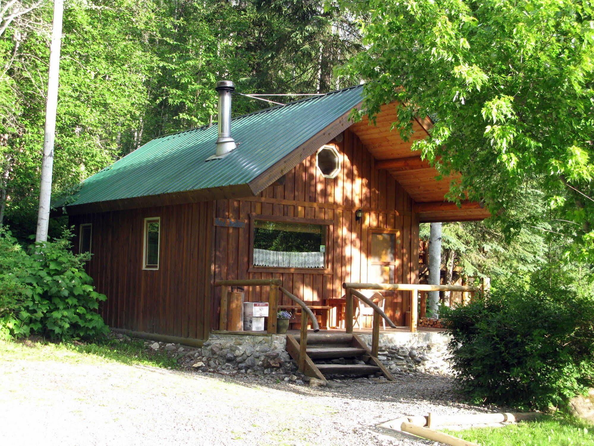 Blaeberry Mountain Lodge Golden Exterior photo